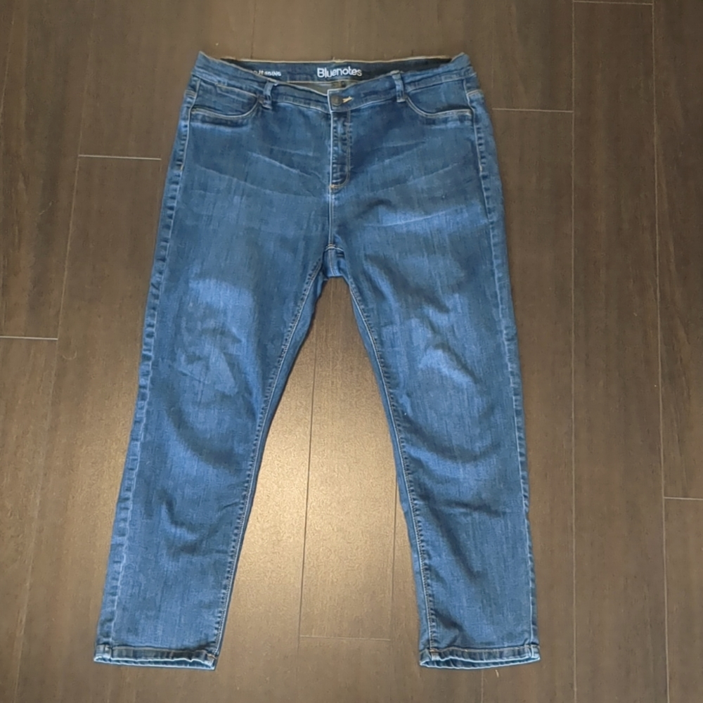 Crop Blue Jeans by Bluenotes
